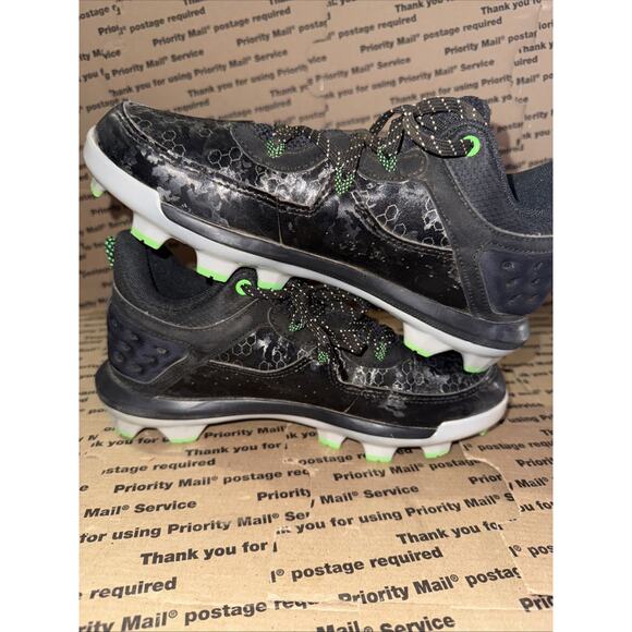 Athletic_Shoes